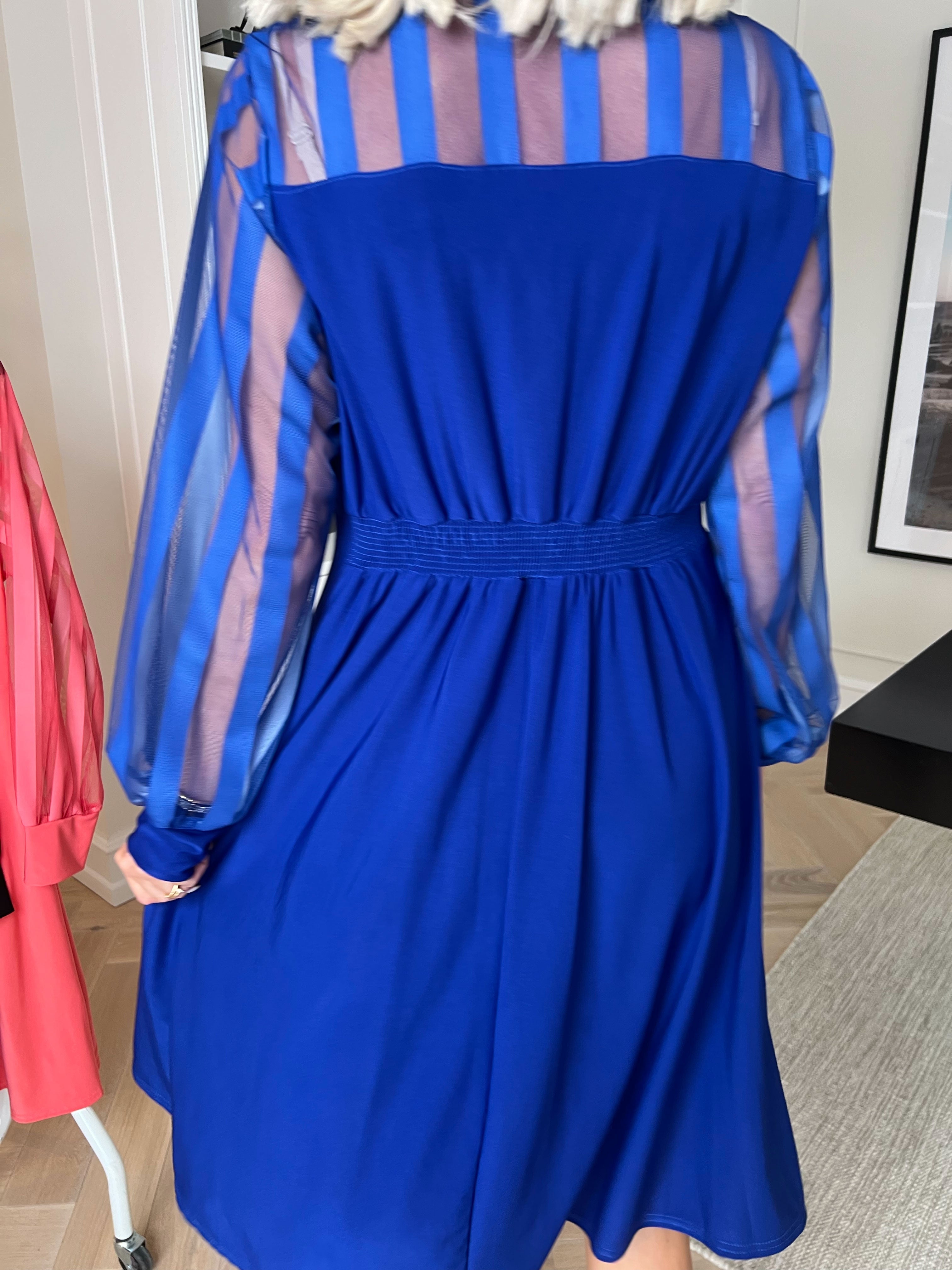 Engel - Kjole med de fineste stribede ærmer i mesh